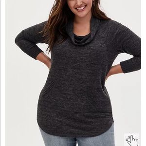 Torrid SUPER SOFT PLUSH BLACK COWL NECK TUNIC SWEATSHIRT, brand new!